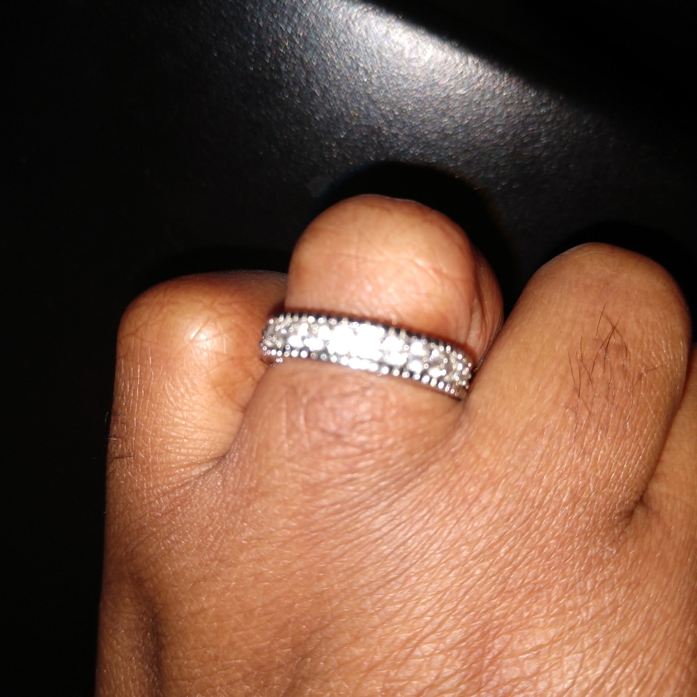 Women's wedding ring.